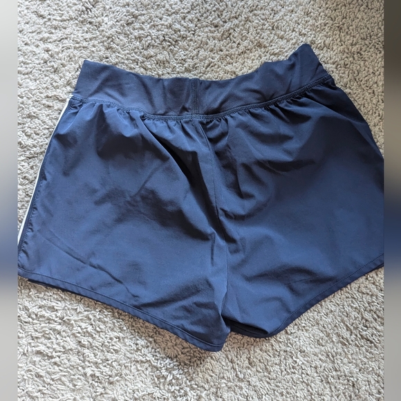 Workout running shorts - Picture 3 of 4